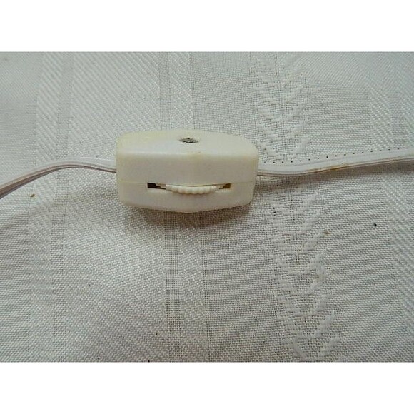 Vintage 13" Light Up Snowman w/Top Hat & Wreath Stick Arms & Scarf - Picture 11 of 12